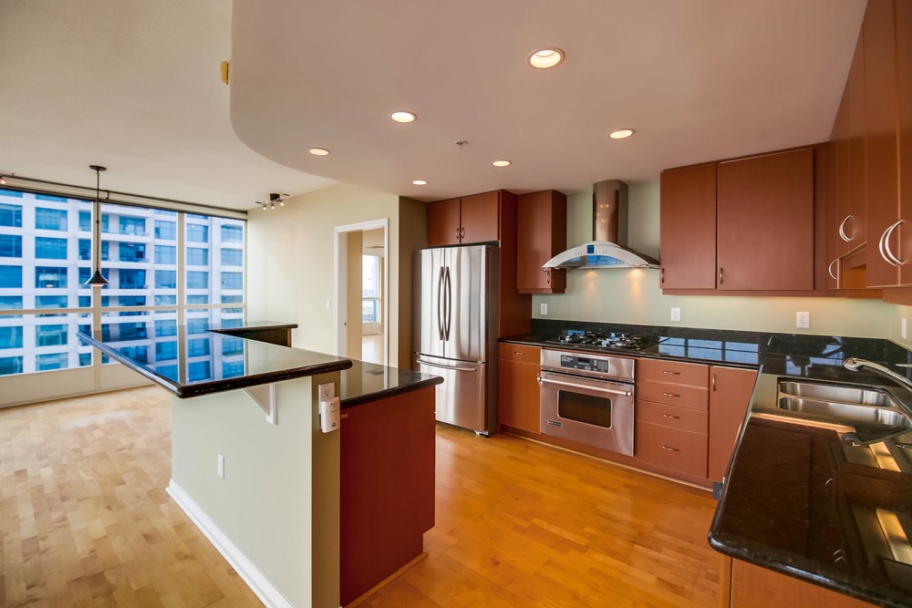 Virtual tour photo 17 of 48 for 555 Front St #1903