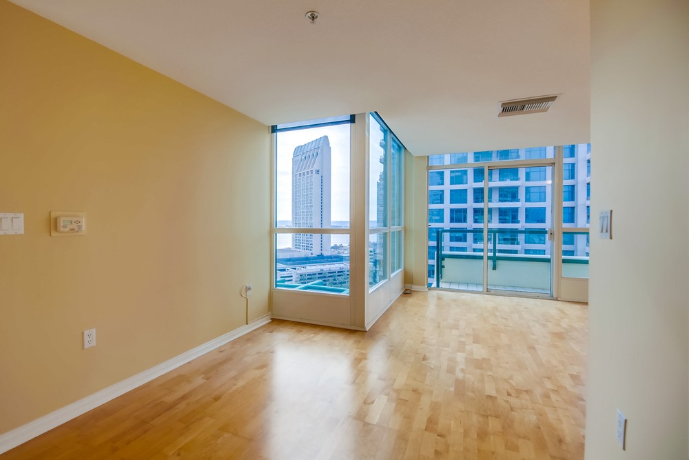Virtual tour photo 26 of 48 for 555 Front St #1903