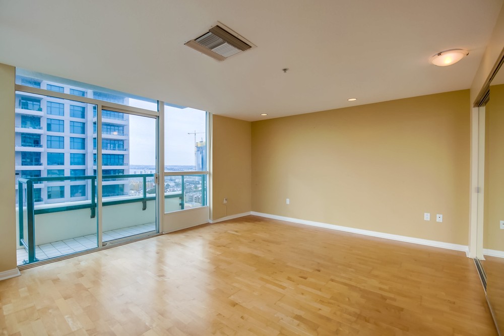 Virtual tour photo 27 of 48 for 555 Front St #1903