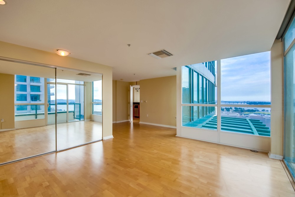 Virtual tour photo 29 of 48 for 555 Front St #1903