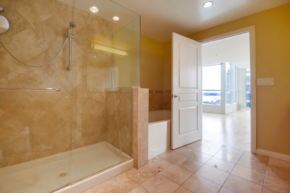 Virtual tour photo 31 of 48 for 555 Front St #1903