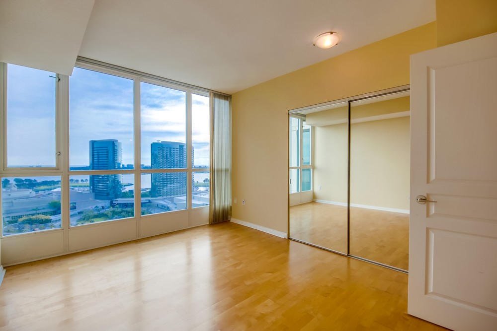 Virtual tour photo 36 of 48 for 555 Front St #1903