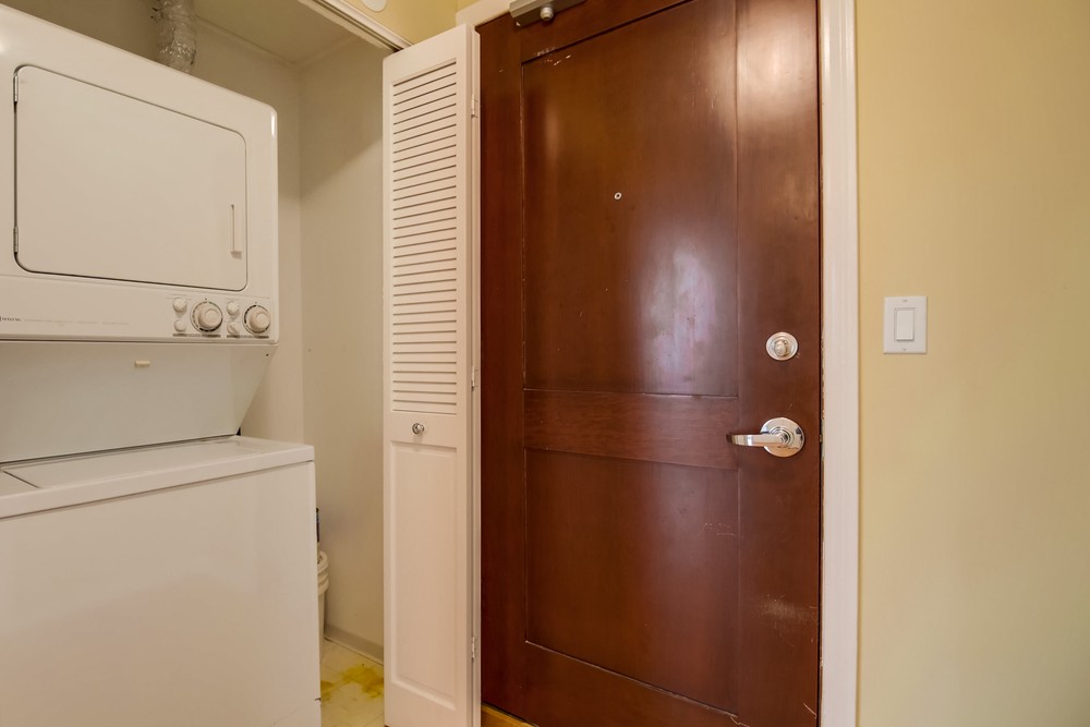 Virtual tour photo 39 of 48 for 555 Front St #1903