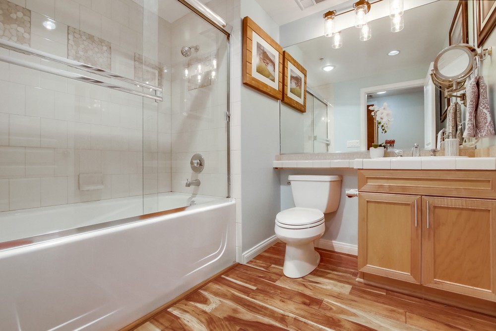 Virtual tour photo 17 of 46 for 555 Front St