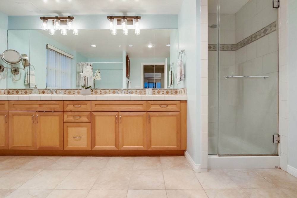 Virtual tour photo 31 of 46 for 555 Front St