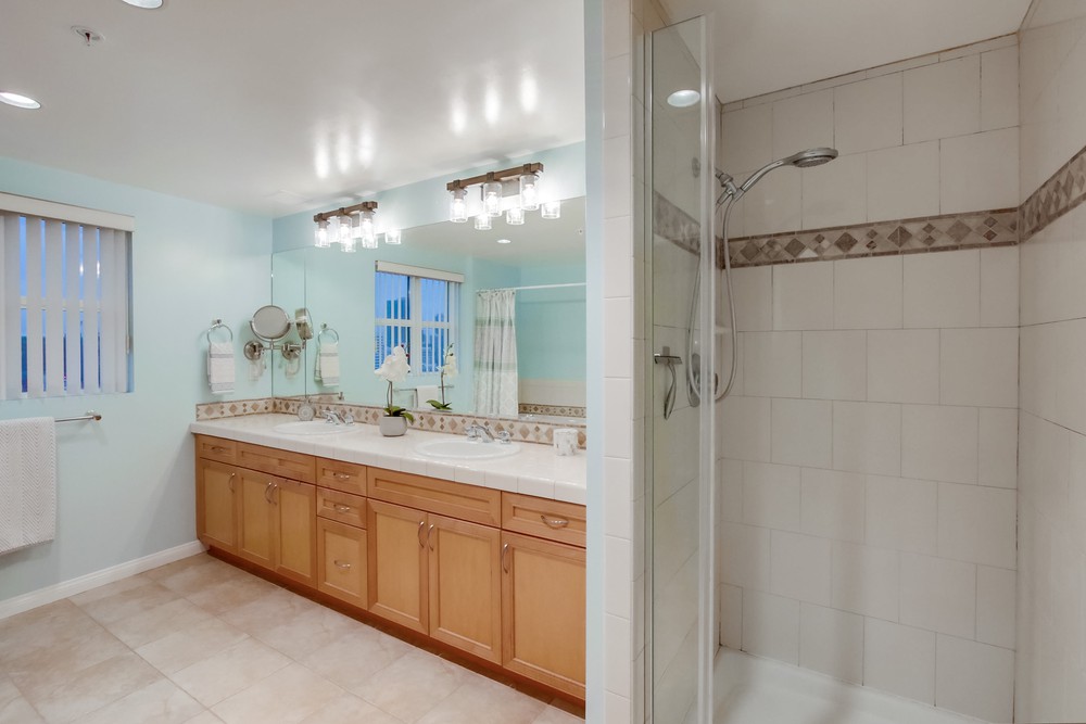 Virtual tour photo 34 of 46 for 555 Front St