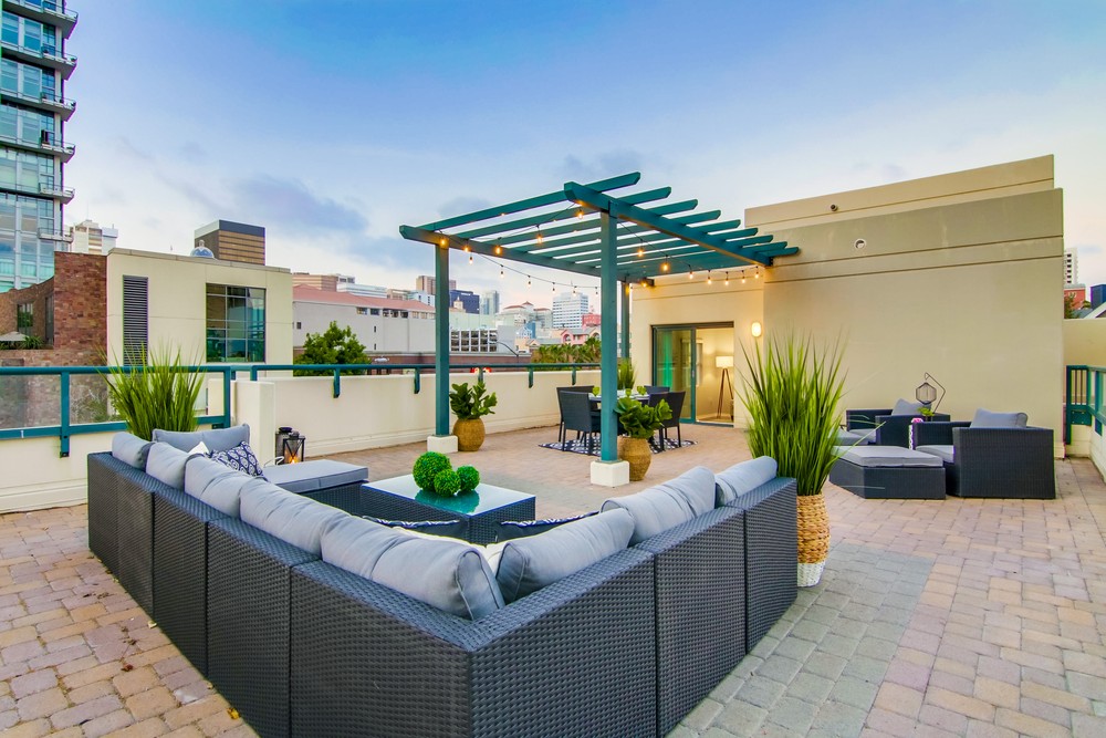 Virtual tour photo 77 of 91 for 555 Front St UNIT 204