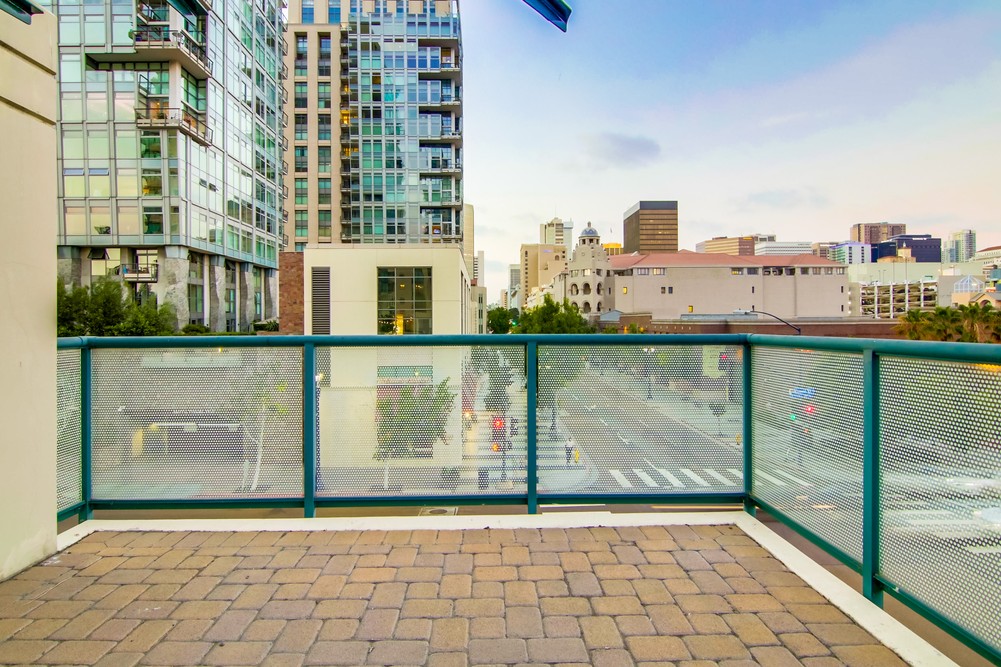 Virtual tour photo 81 of 91 for 555 Front St UNIT 204