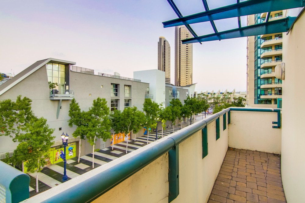 Virtual tour photo 84 of 91 for 555 Front St UNIT 204