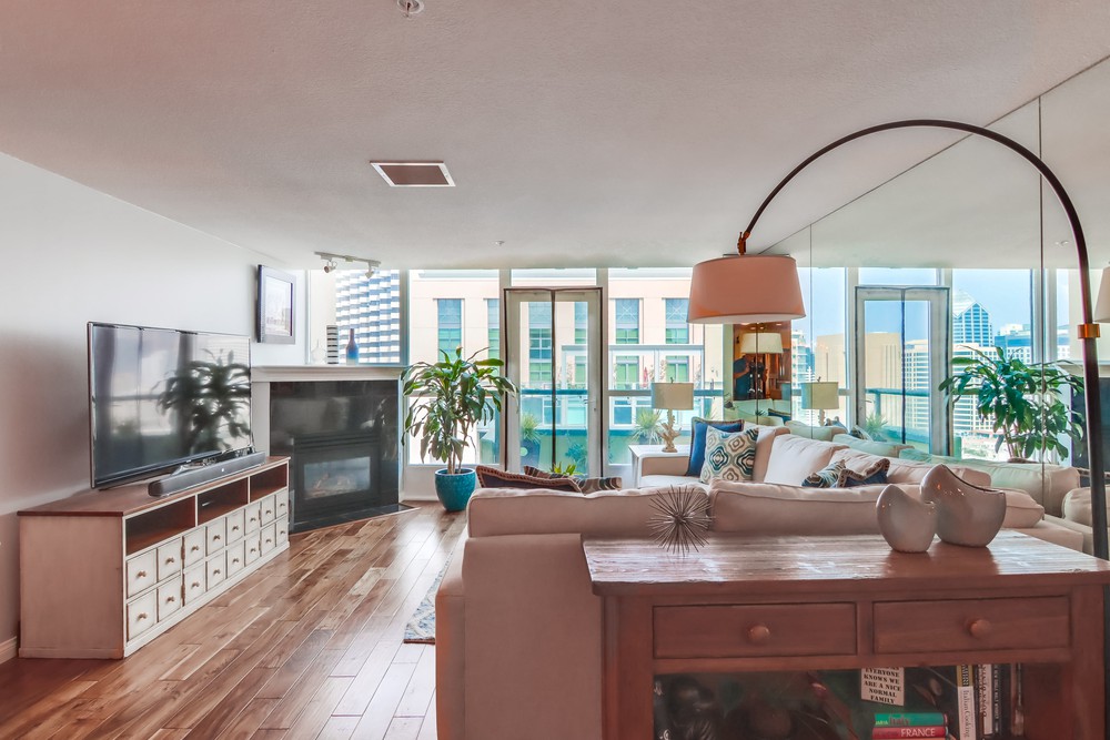 Virtual tour photo 7 of 54 for 555 Front St UNIT 2301