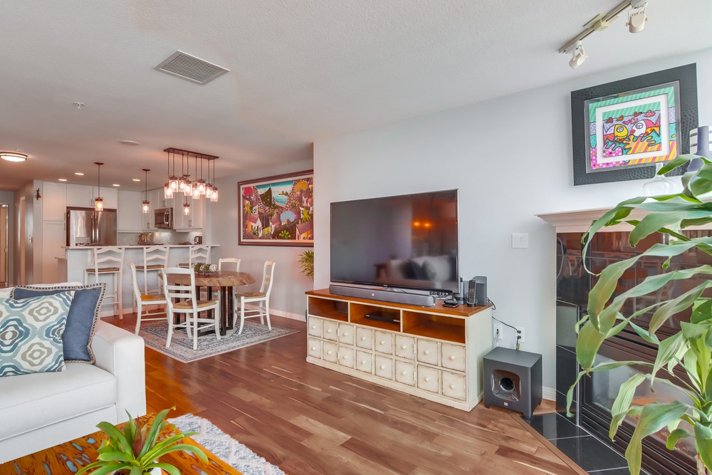 Virtual tour photo 13 of 54 for 555 Front St UNIT 2301