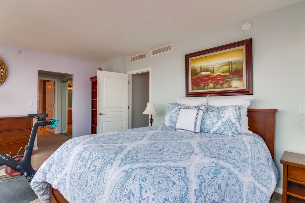 Virtual tour photo 30 of 54 for 555 Front St UNIT 2301