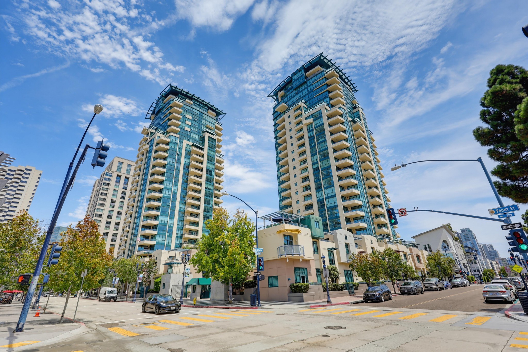 Virtual tour photo 1 of 101 for 555 Front St Unit 804
