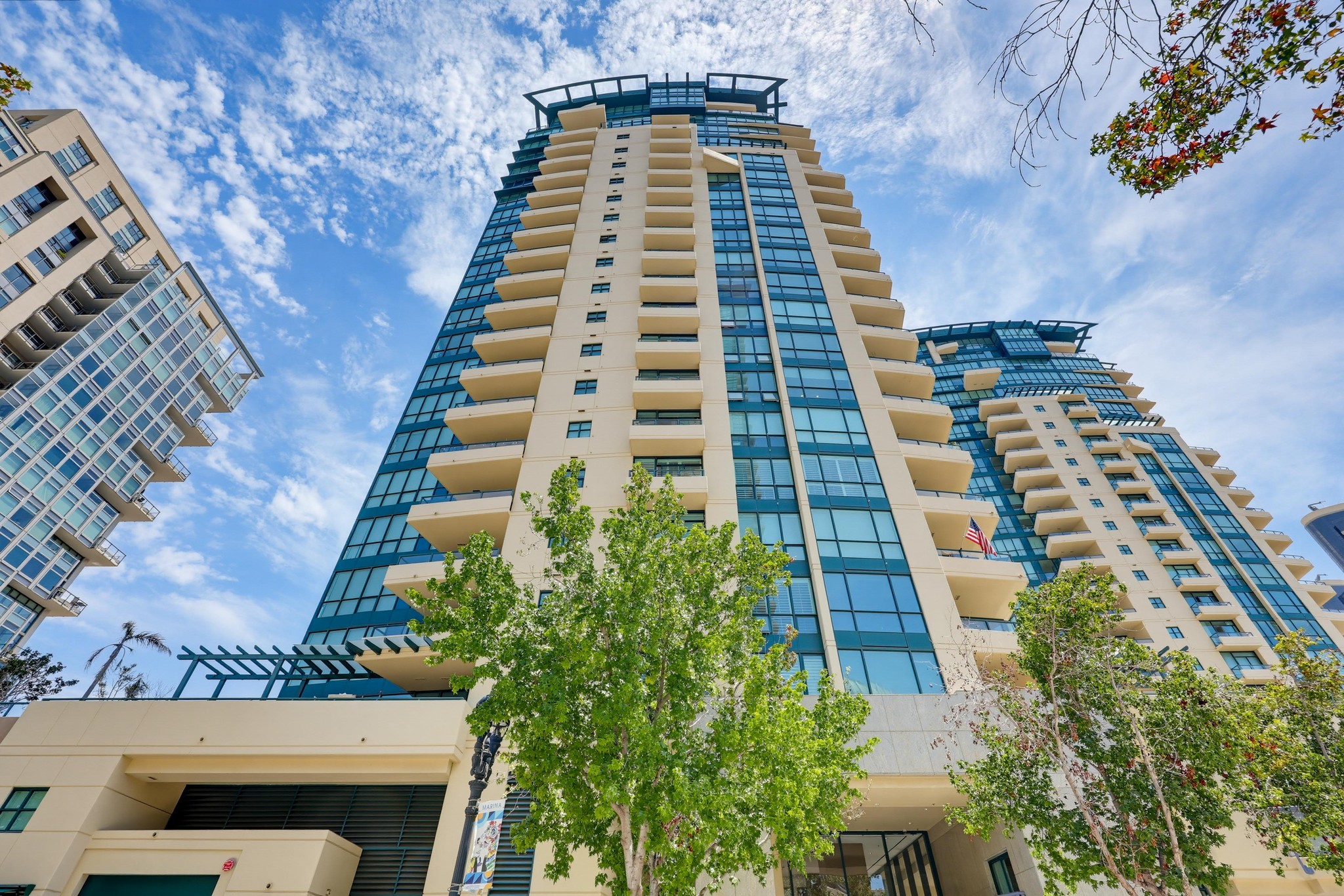 Virtual tour photo 4 of 101 for 555 Front St Unit 804