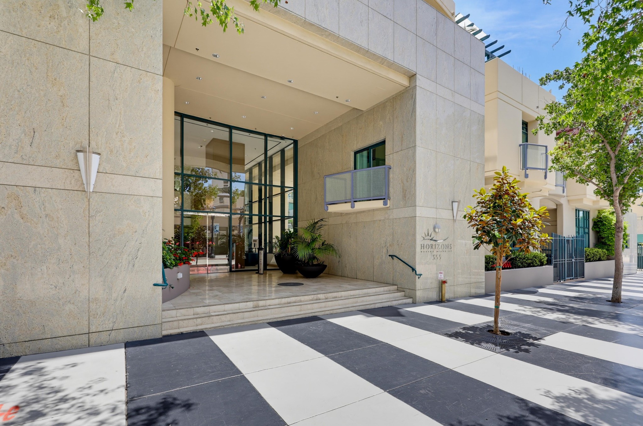 Virtual tour photo 10 of 101 for 555 Front St Unit 804