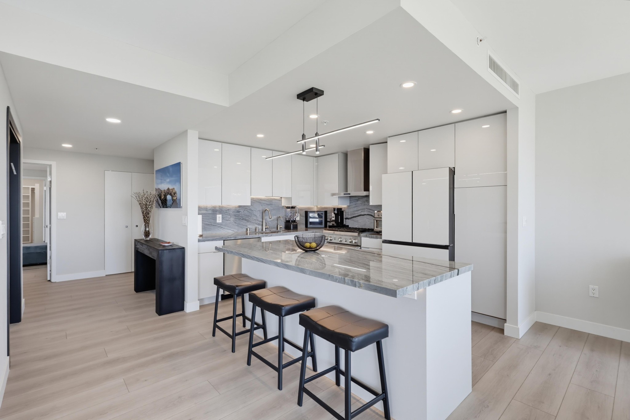 Virtual tour photo 23 of 101 for 555 Front St Unit 804