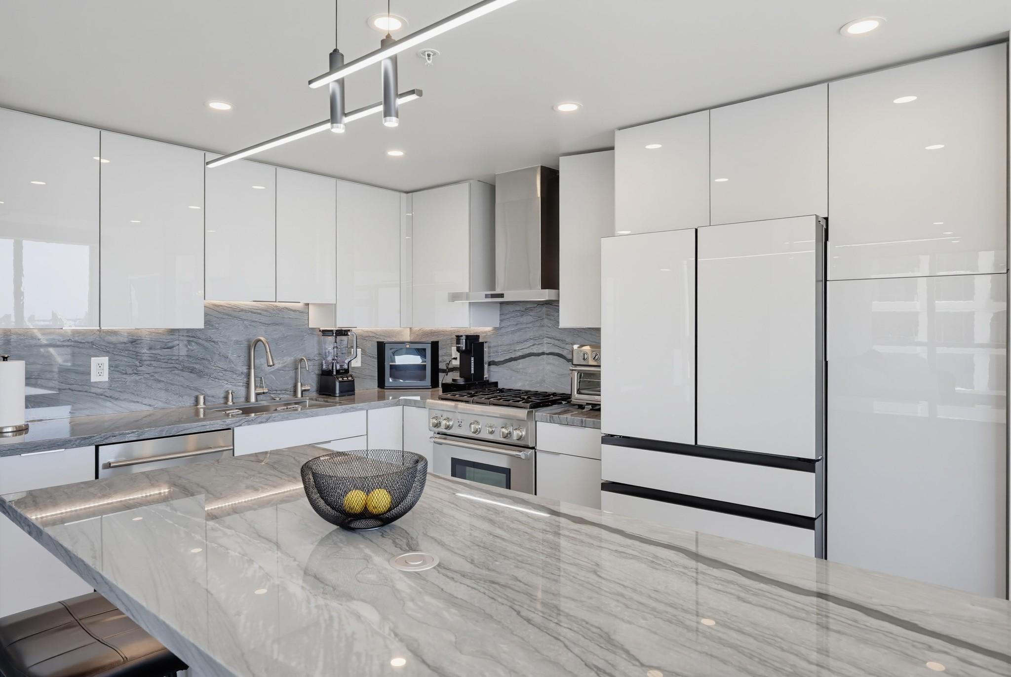 Virtual tour photo 25 of 101 for 555 Front St Unit 804