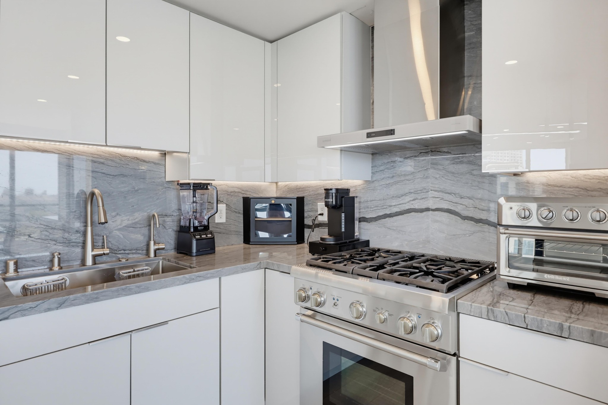 Virtual tour photo 27 of 101 for 555 Front St Unit 804