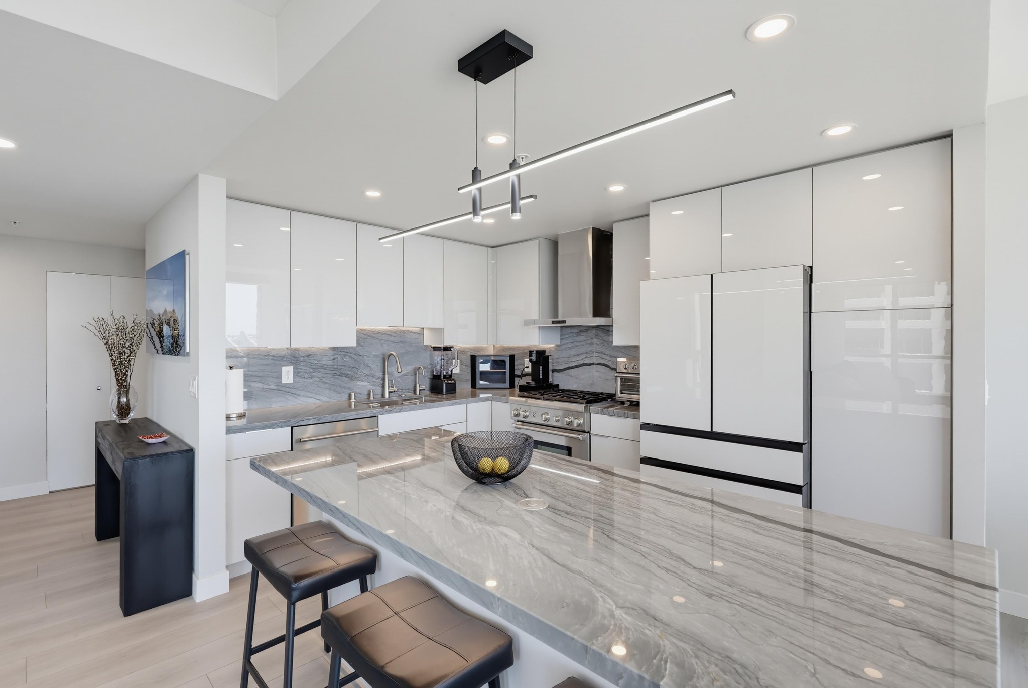 Virtual tour photo 33 of 101 for 555 Front St Unit 804
