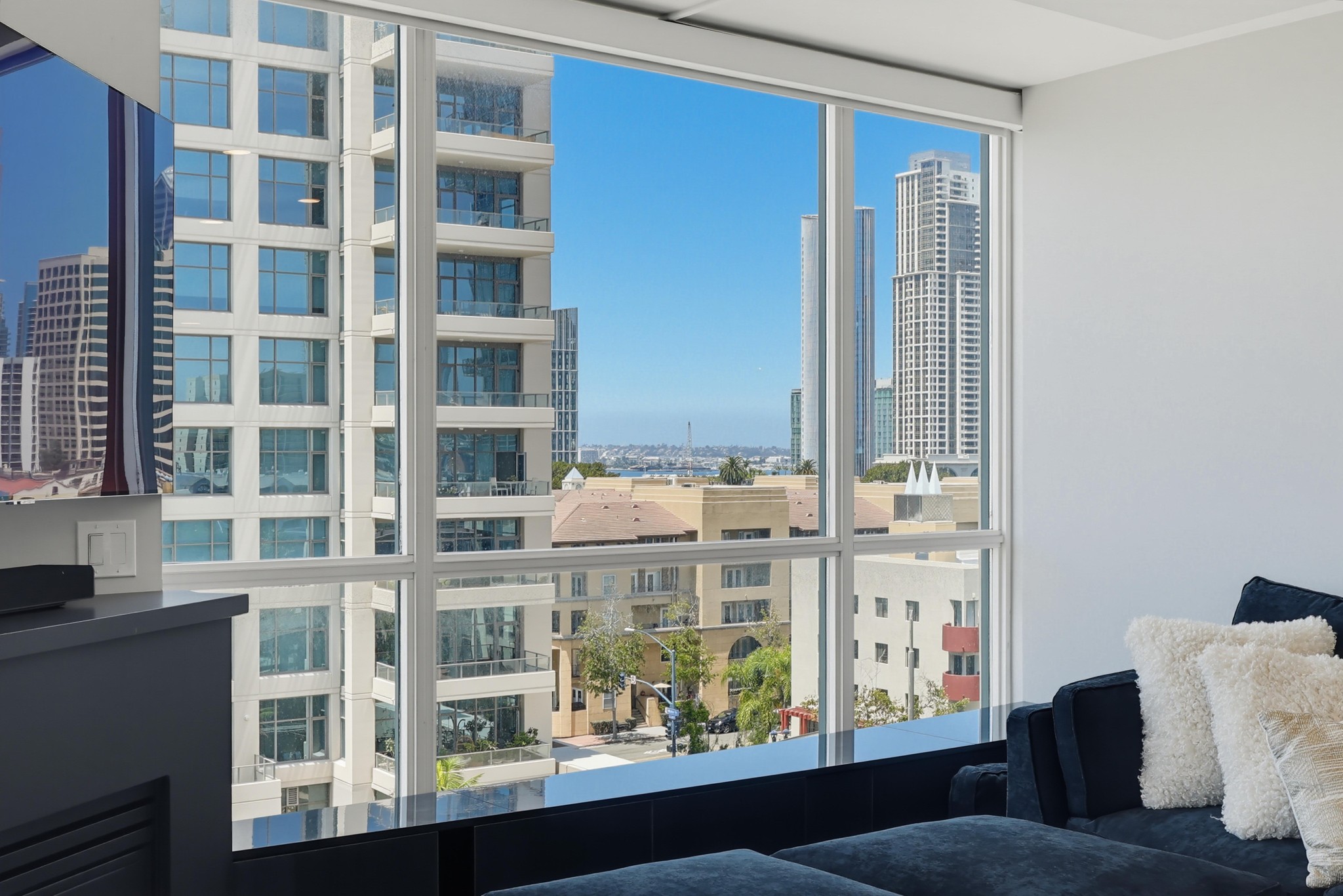 Virtual tour photo 78 of 101 for 555 Front St Unit 804