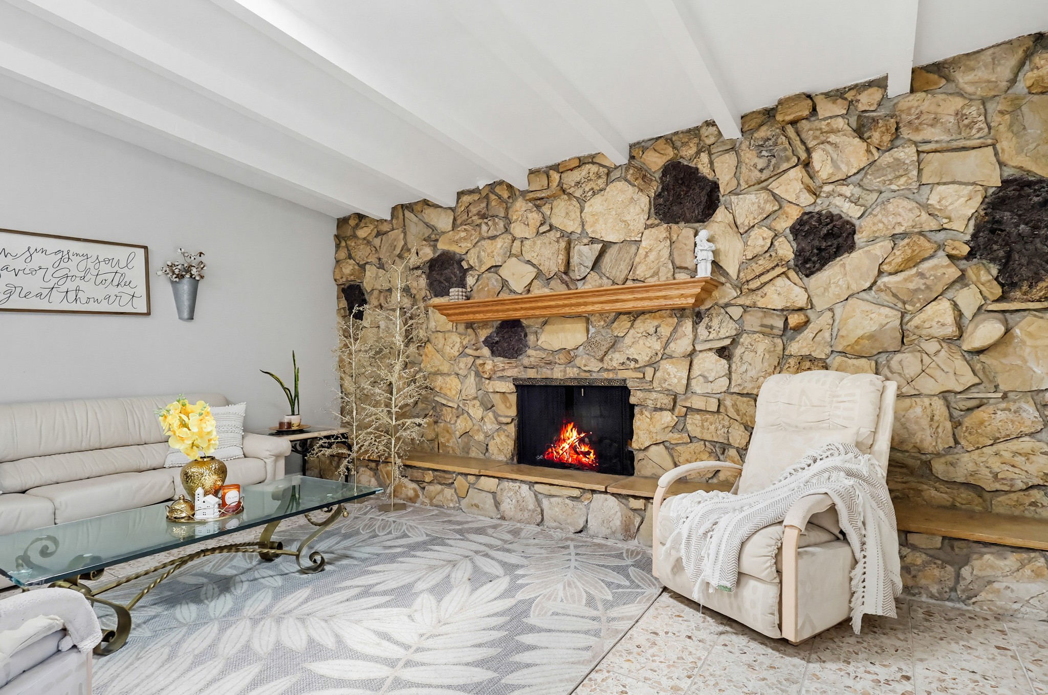 Virtual tour photo 17 of 66 for 555 W Shadwell St