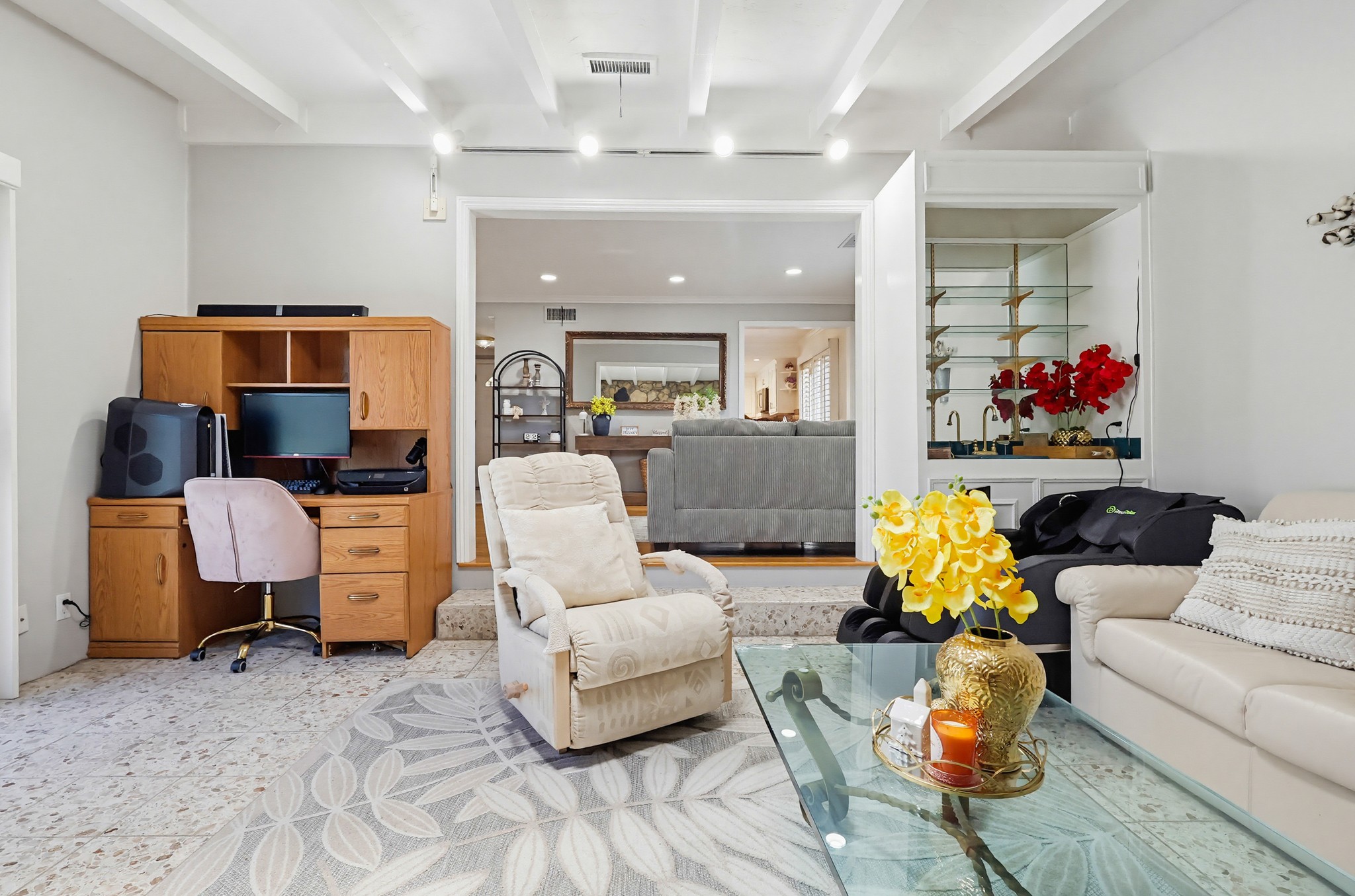 Virtual tour photo 20 of 66 for 555 W Shadwell St