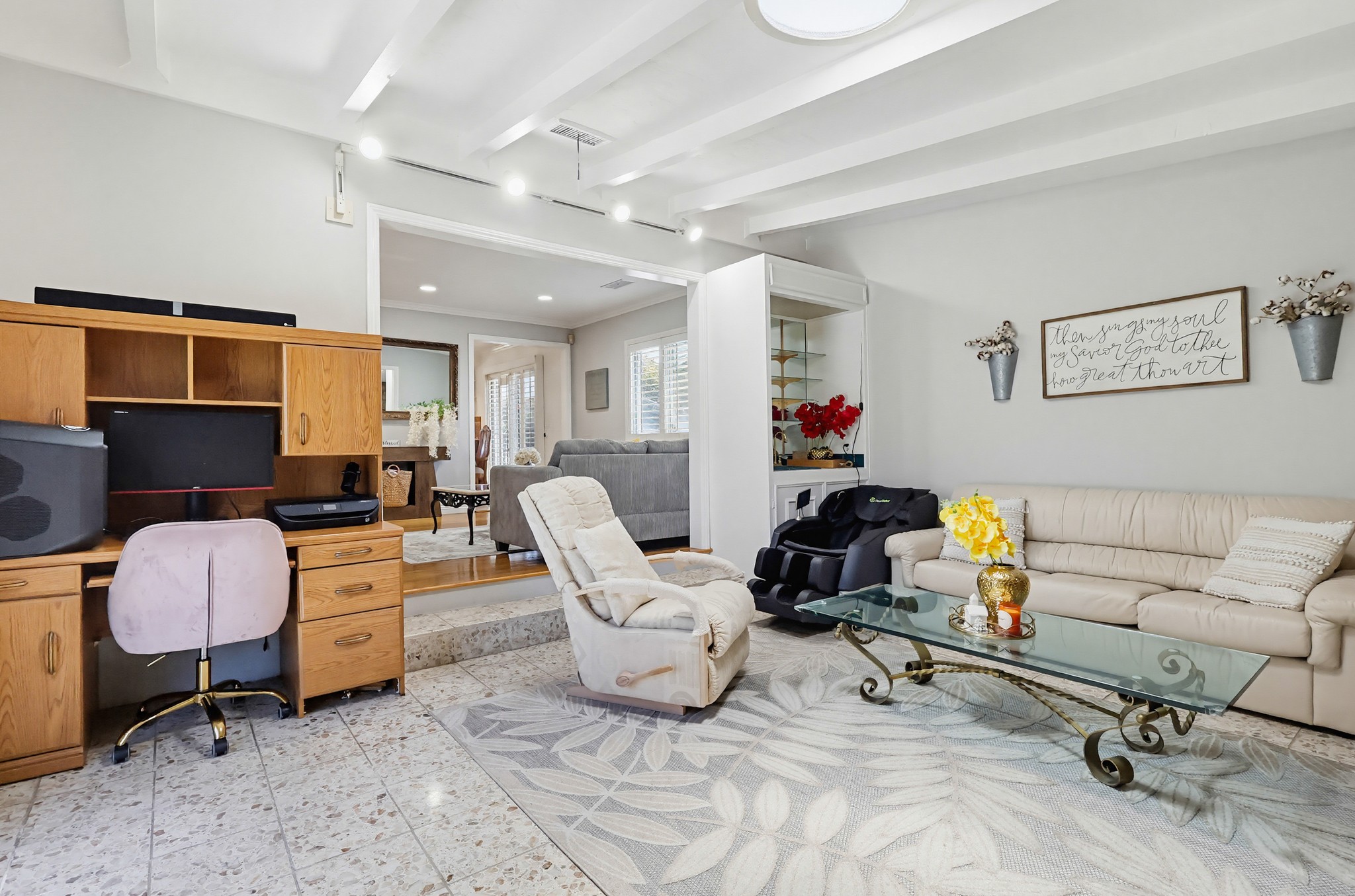 Virtual tour photo 21 of 66 for 555 W Shadwell St