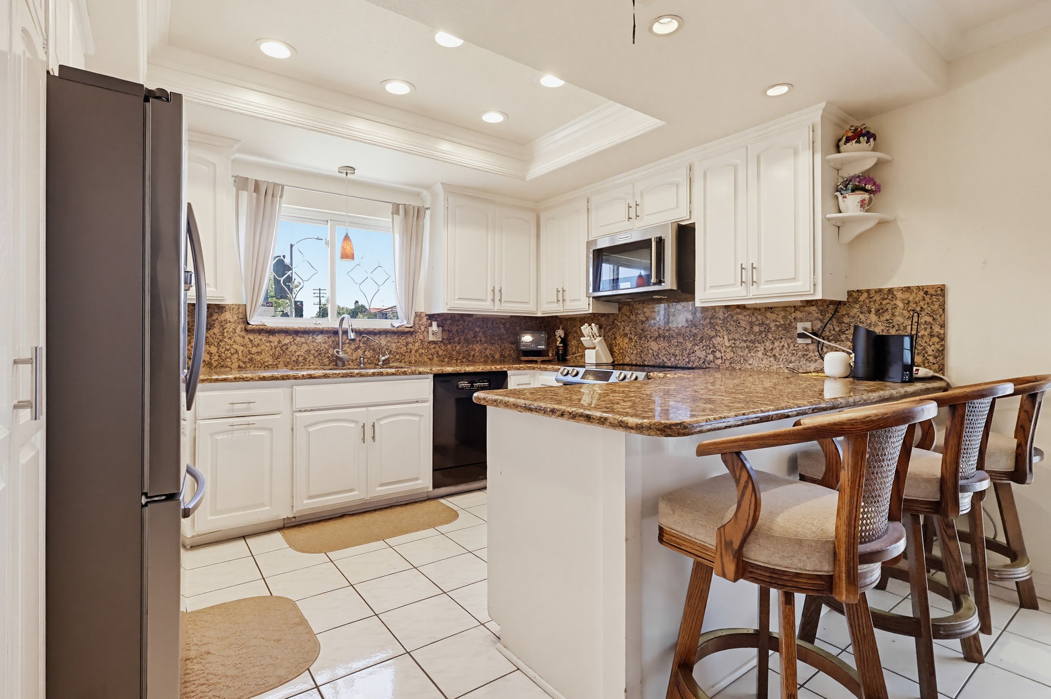 Virtual tour photo 29 of 66 for 555 W Shadwell St