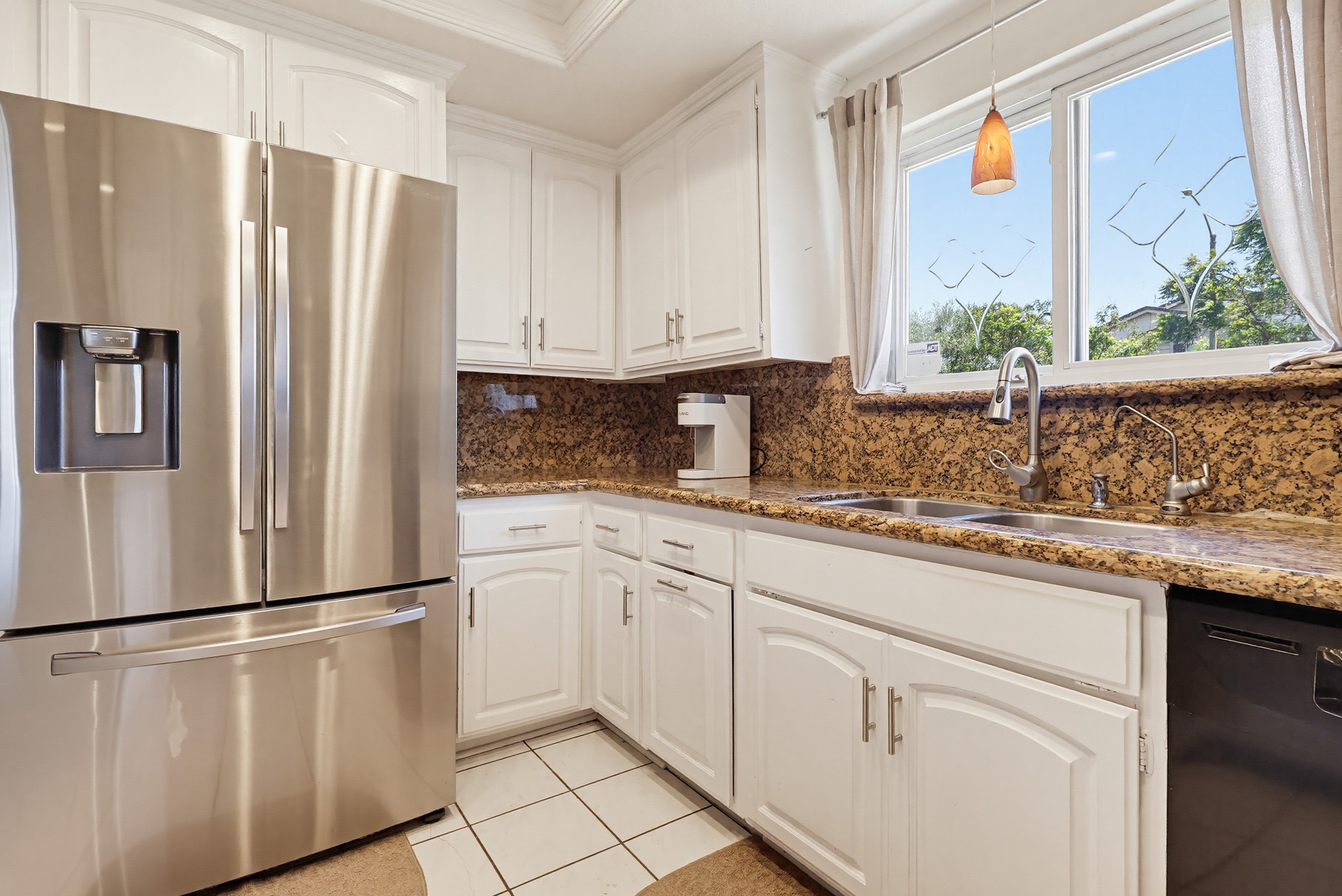 Virtual tour photo 31 of 66 for 555 W Shadwell St