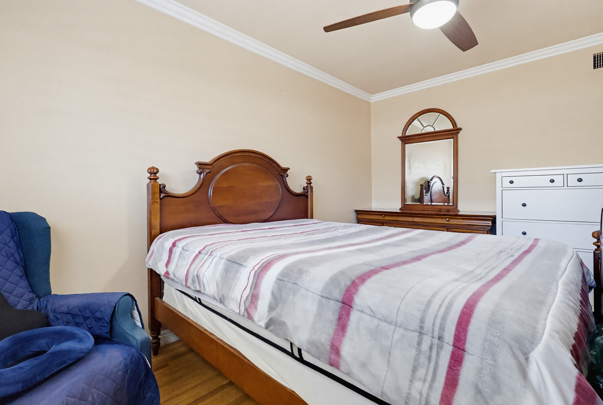 Virtual tour photo 39 of 66 for 555 W Shadwell St