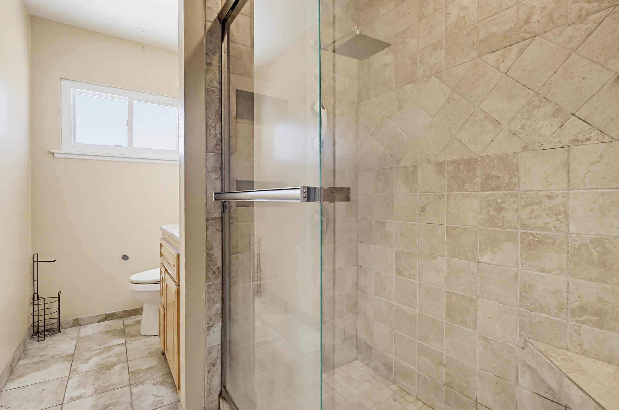 Virtual tour photo 42 of 66 for 555 W Shadwell St