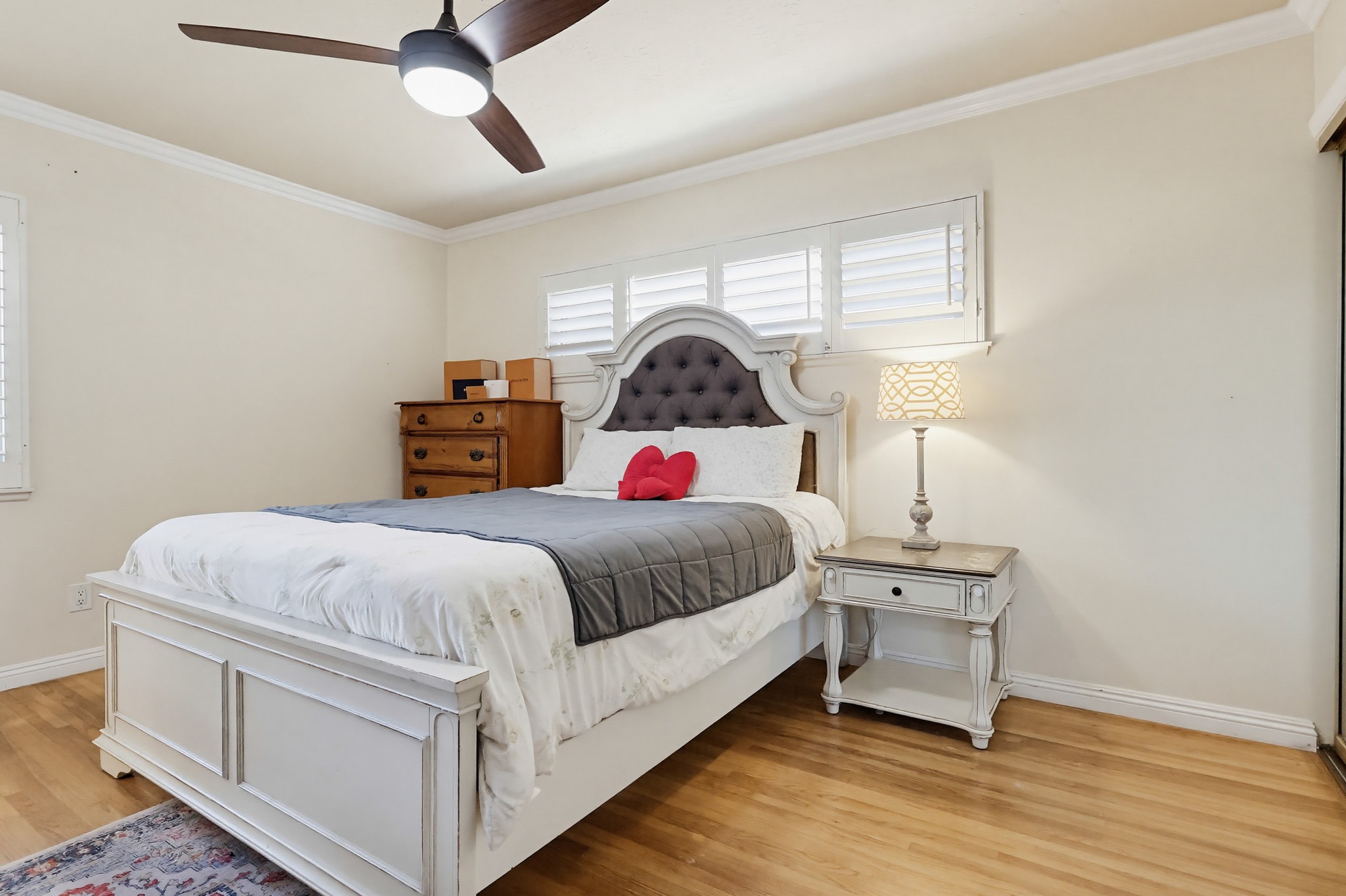Virtual tour photo 46 of 66 for 555 W Shadwell St