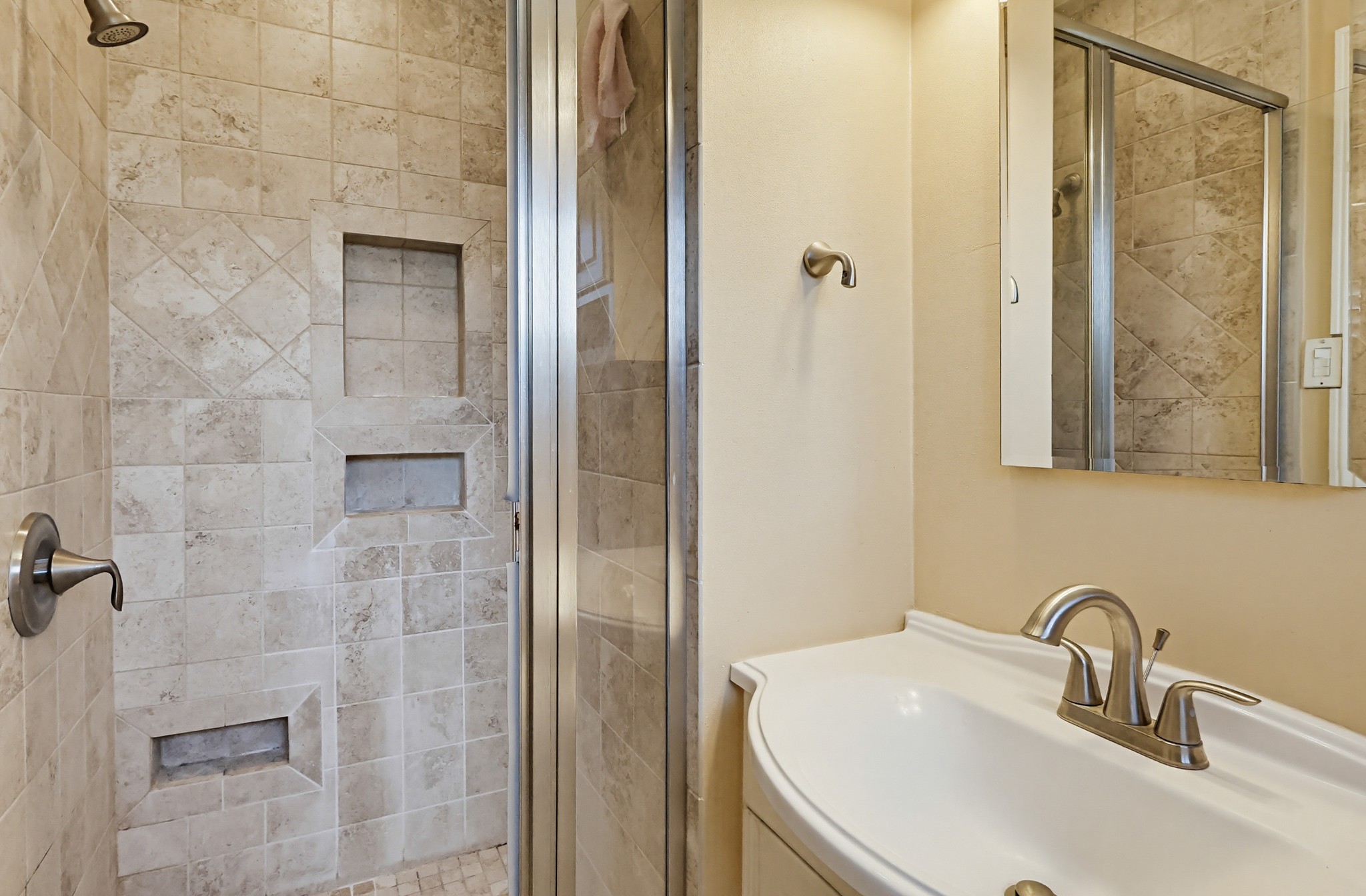 Virtual tour photo 52 of 66 for 555 W Shadwell St