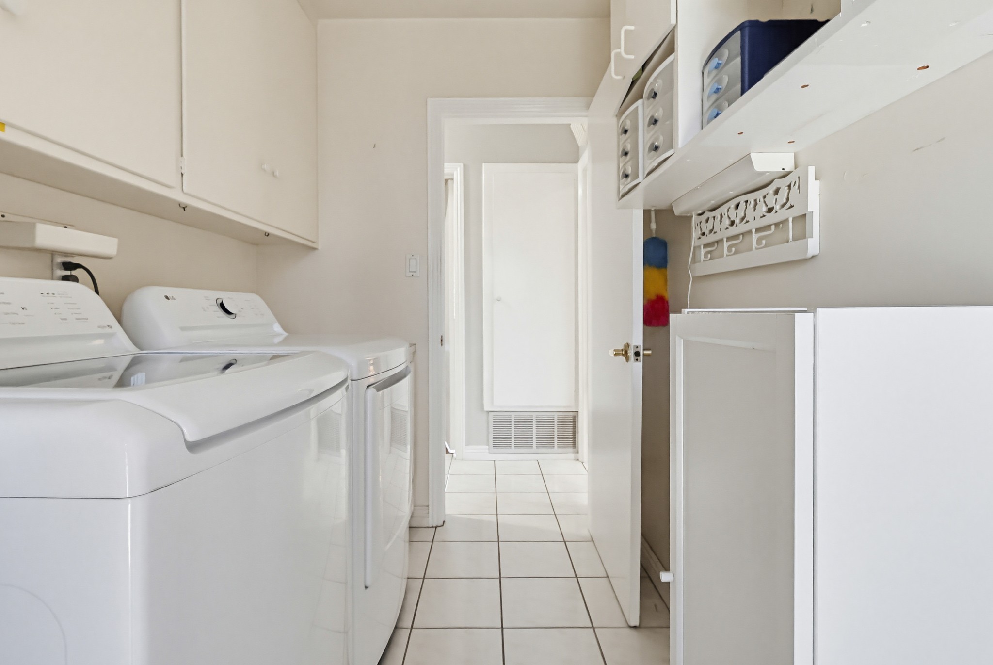 Virtual tour photo 56 of 66 for 555 W Shadwell St