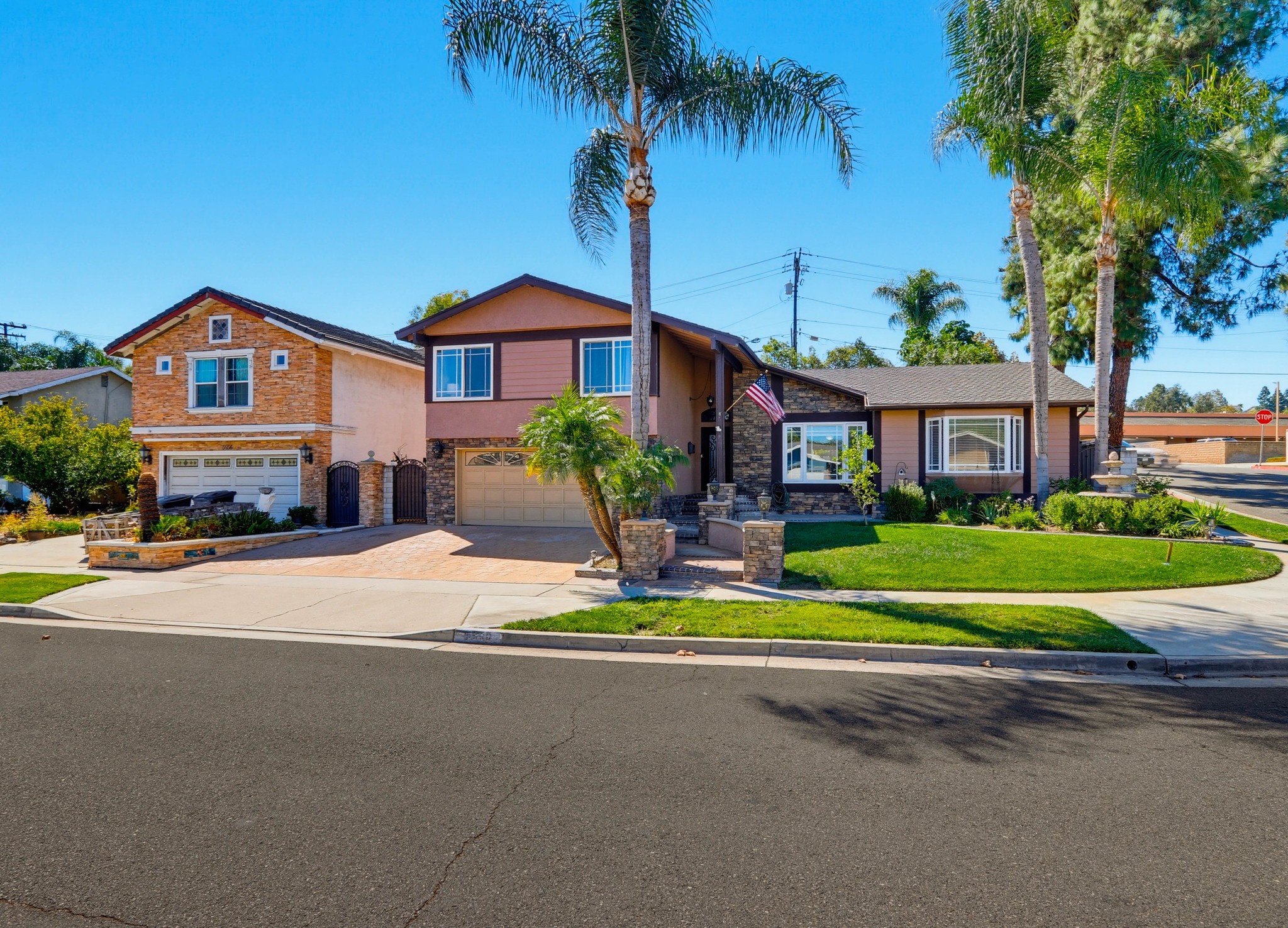 Virtual tour photo 1 of 72 for 5550 E Edgemar Ave