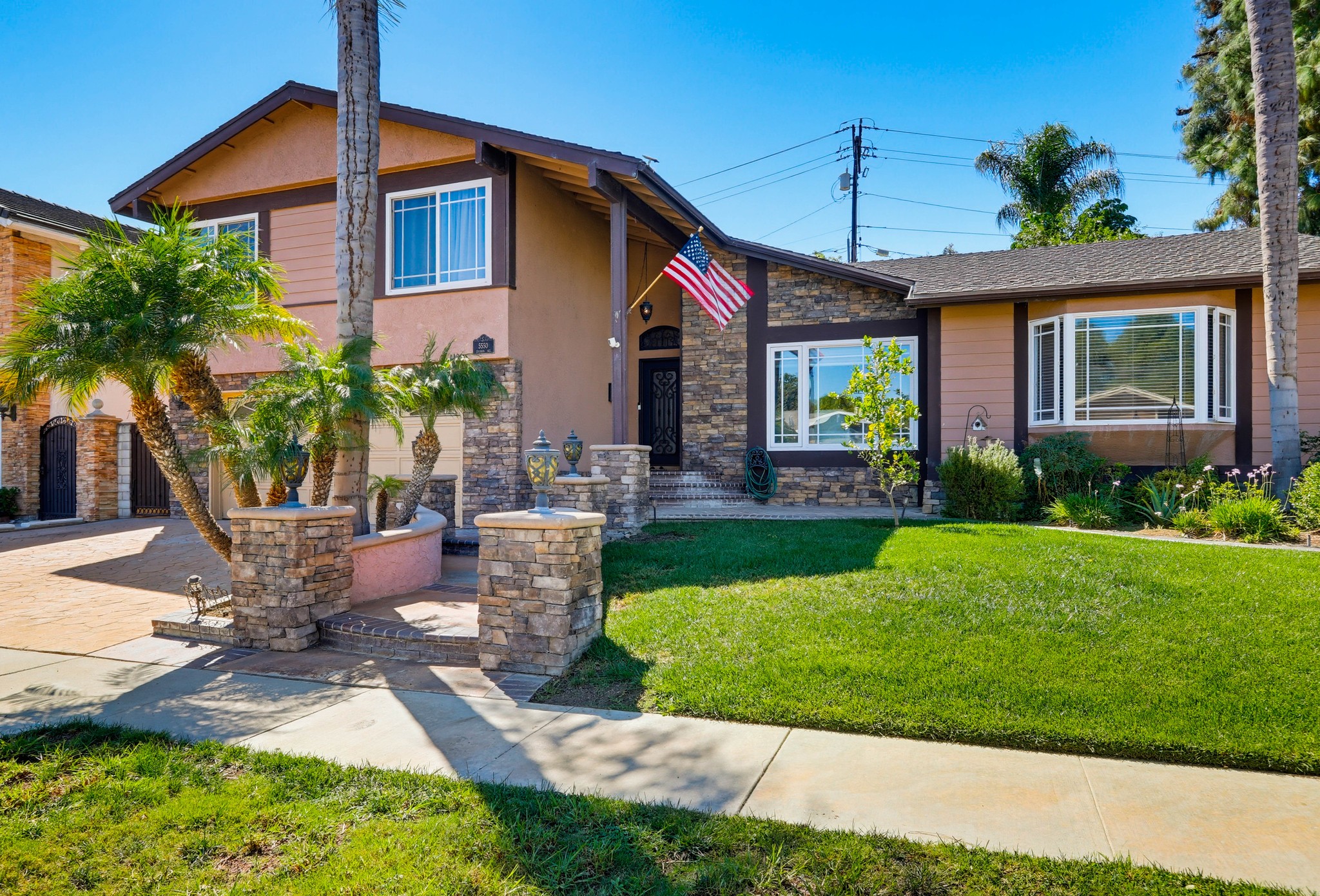 Virtual tour photo 5 of 72 for 5550 E Edgemar Ave