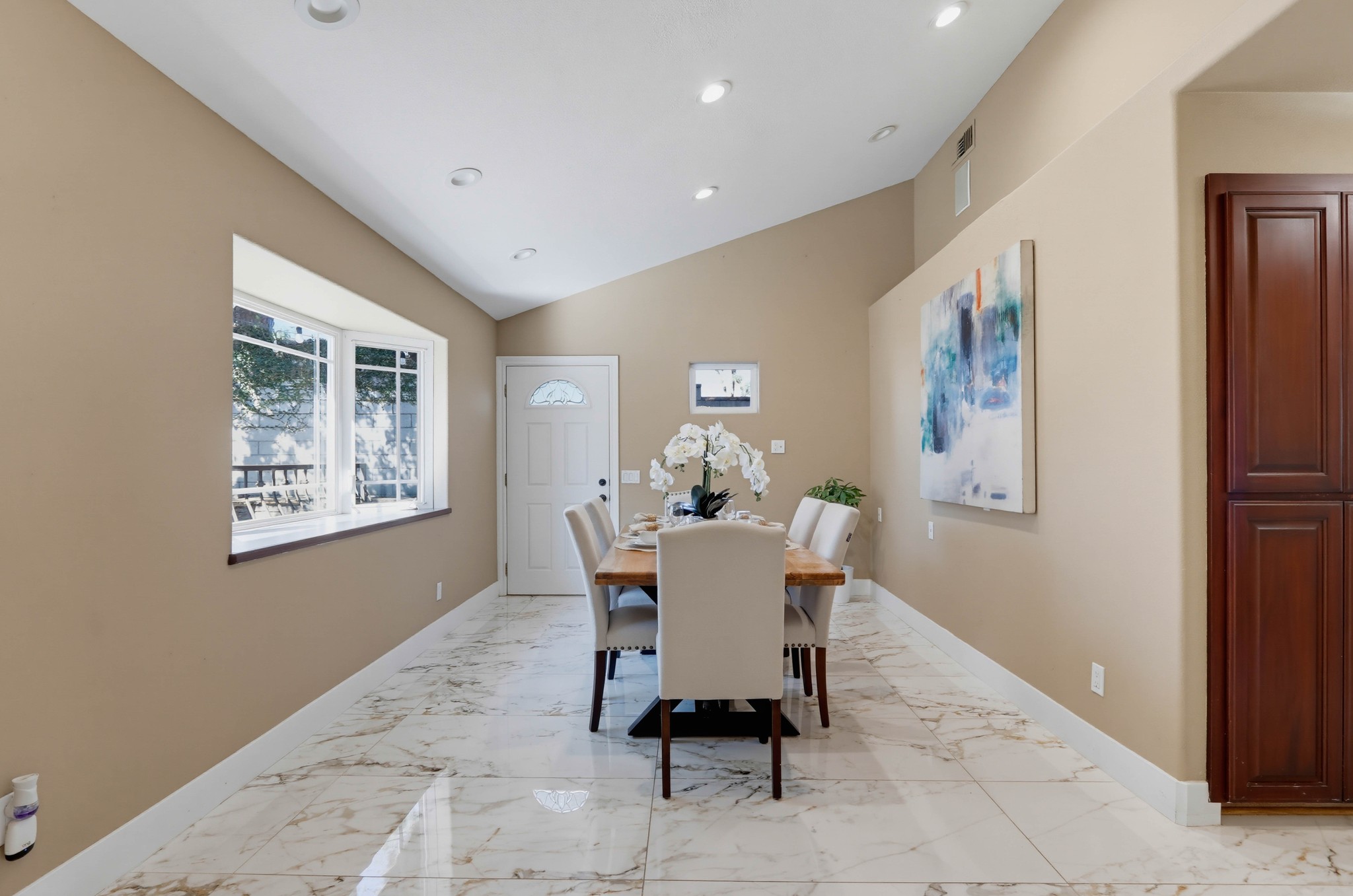 Virtual tour photo 16 of 72 for 5550 E Edgemar Ave