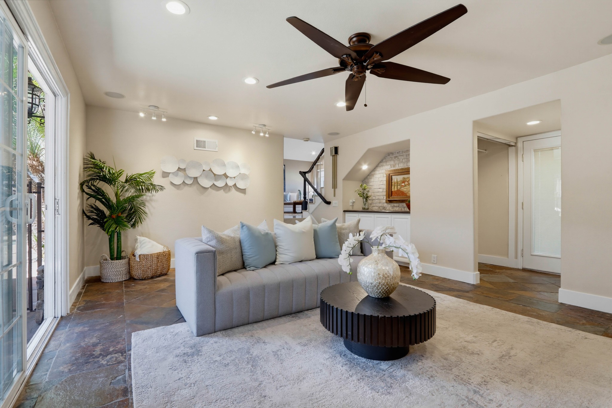 Virtual tour photo 29 of 72 for 5550 E Edgemar Ave