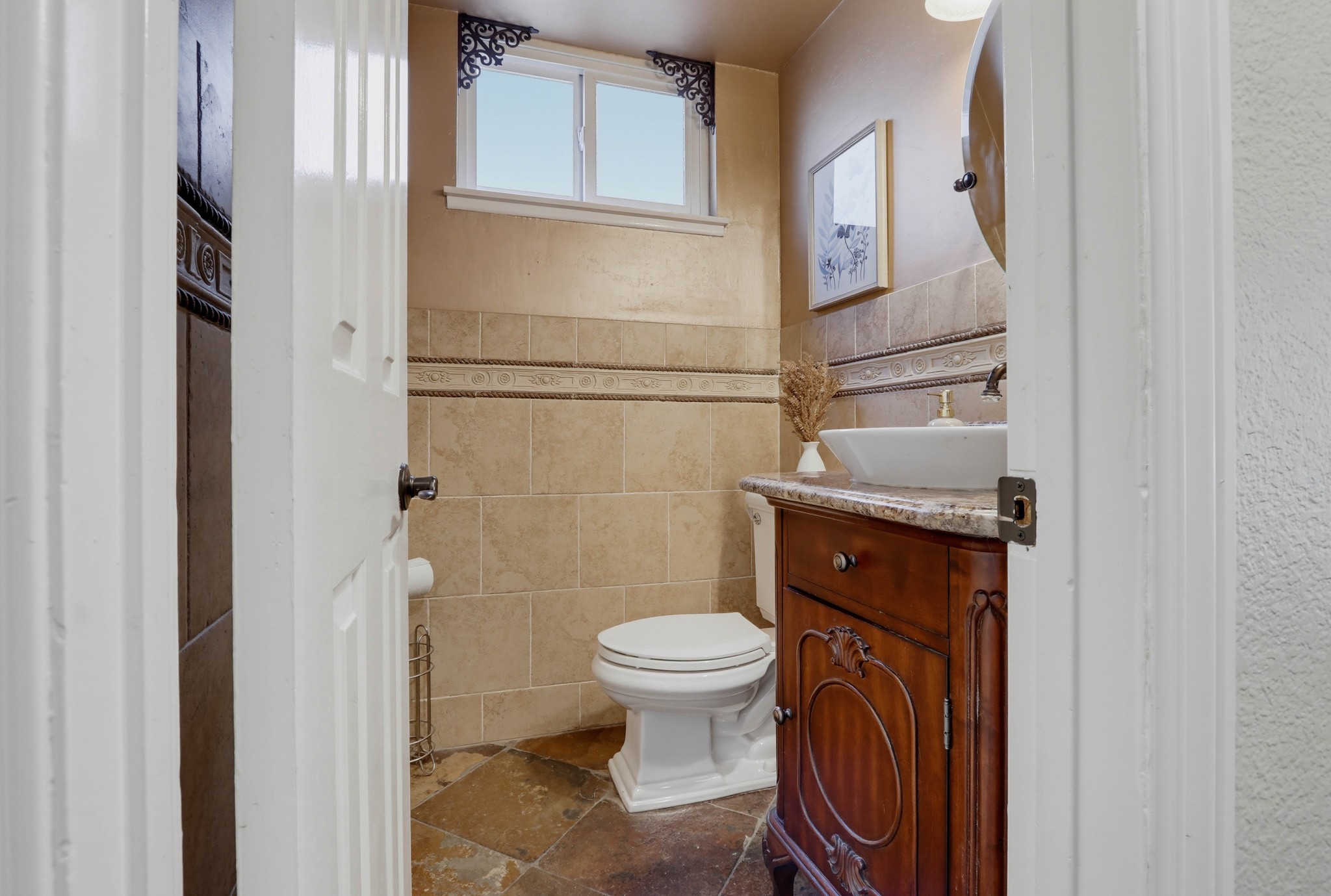 Virtual tour photo 30 of 72 for 5550 E Edgemar Ave