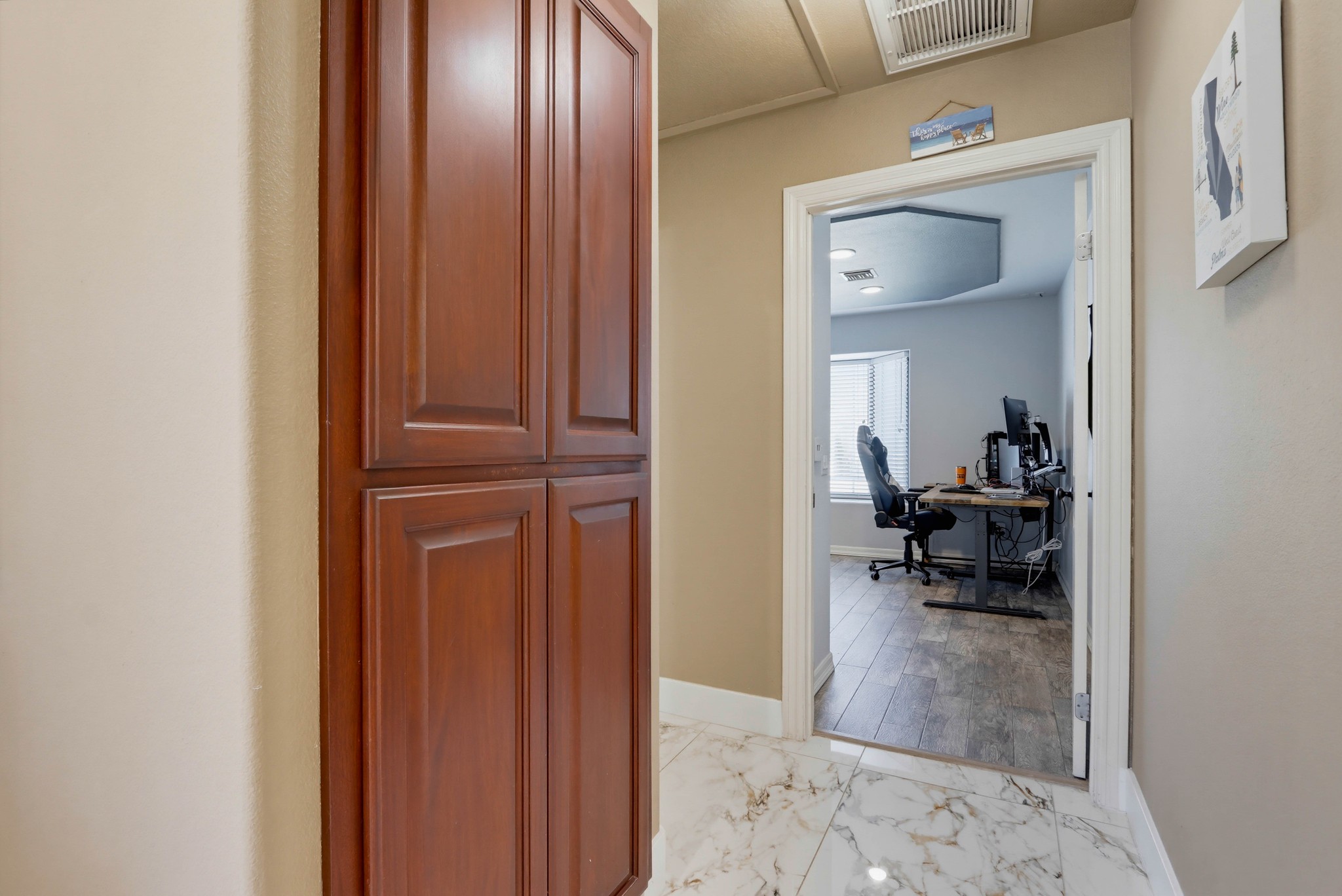 Virtual tour photo 32 of 72 for 5550 E Edgemar Ave
