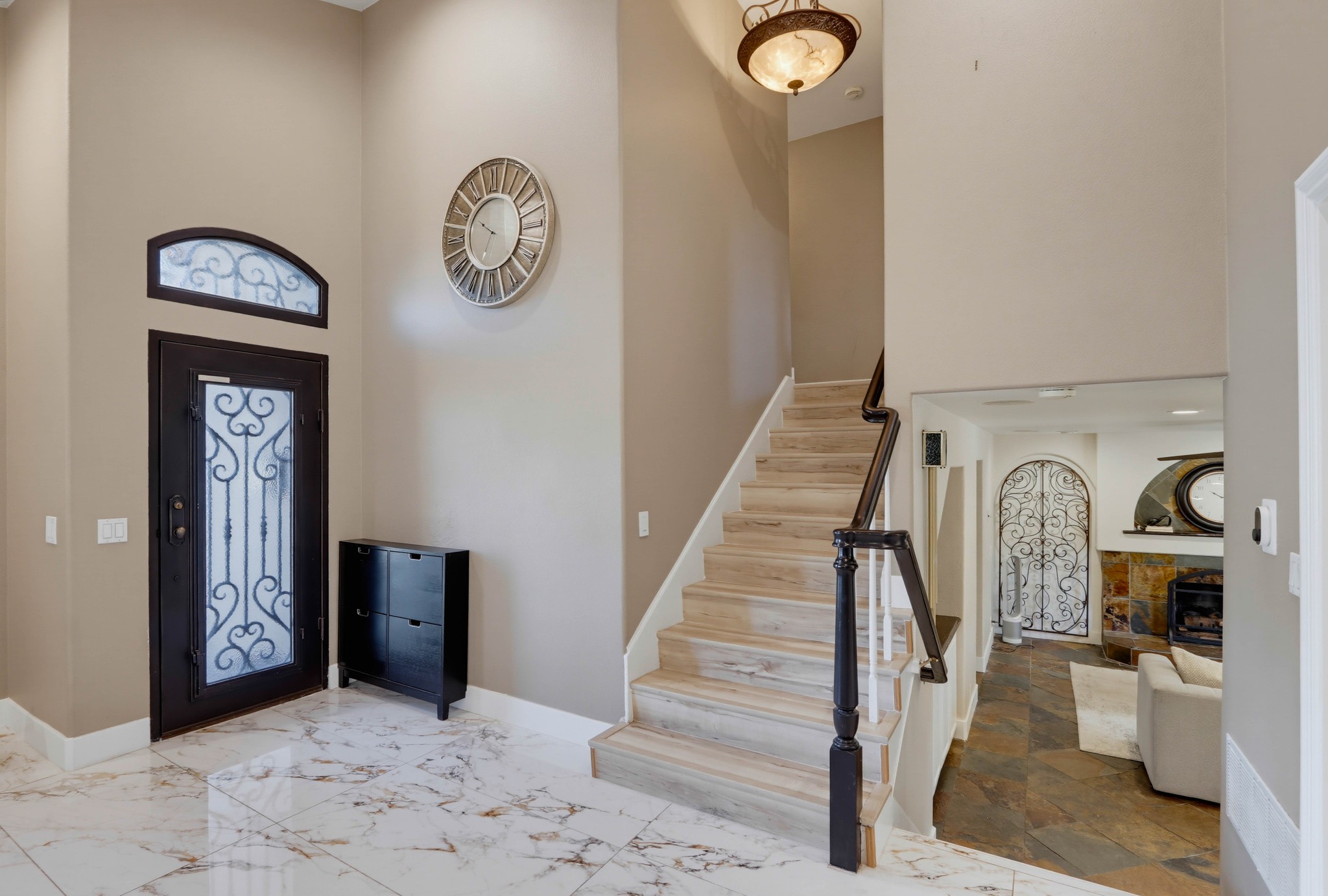 Virtual tour photo 39 of 72 for 5550 E Edgemar Ave