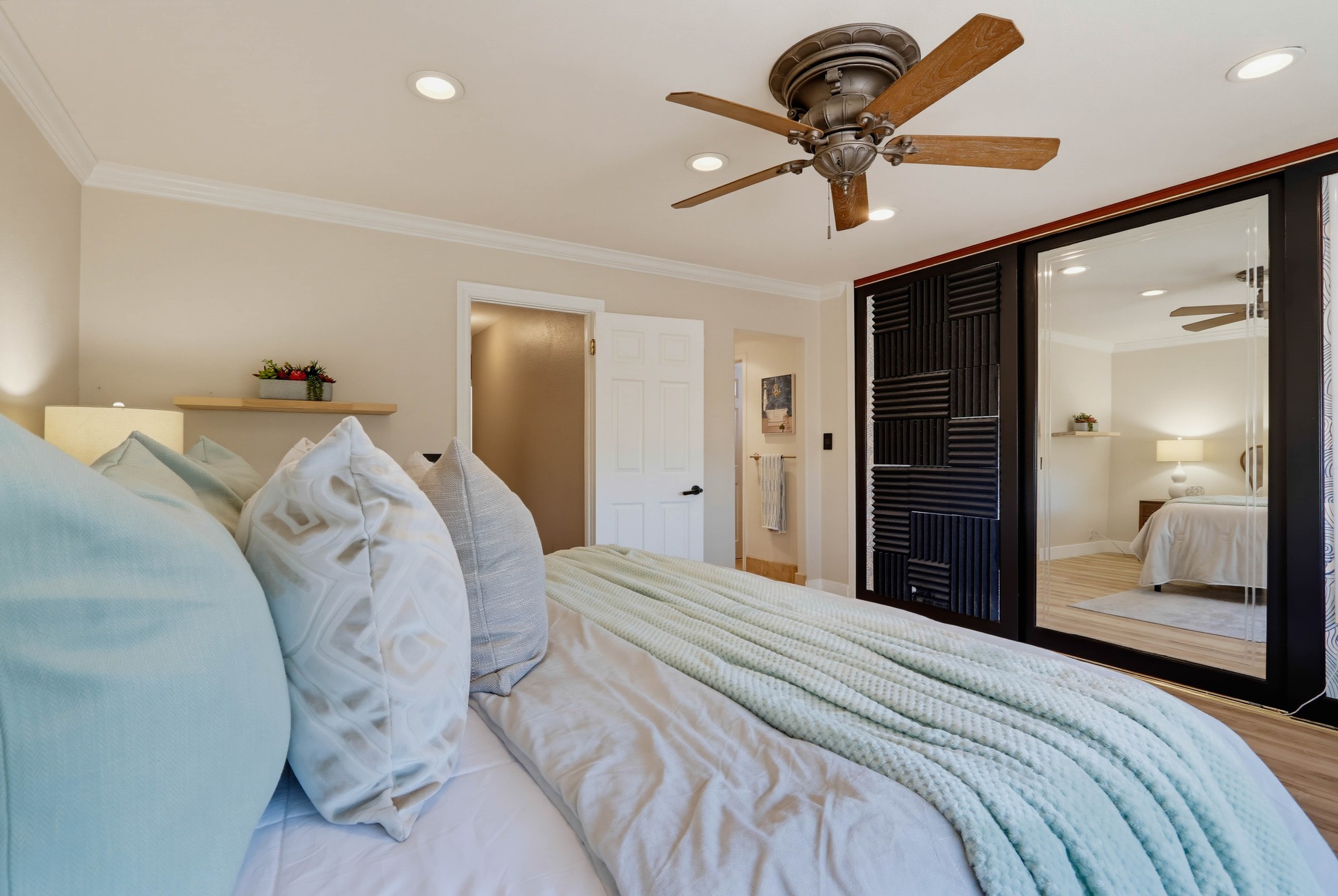 Virtual tour photo 43 of 72 for 5550 E Edgemar Ave