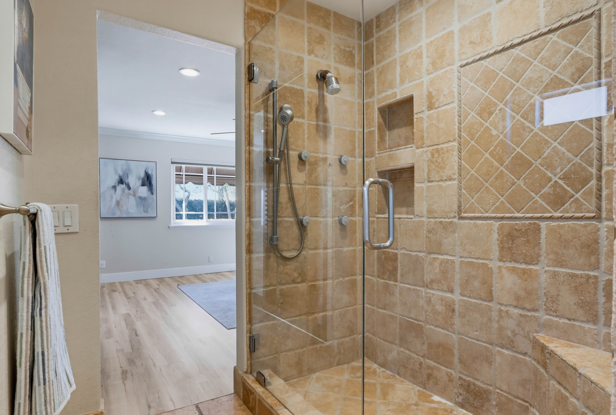 Virtual tour photo 48 of 72 for 5550 E Edgemar Ave