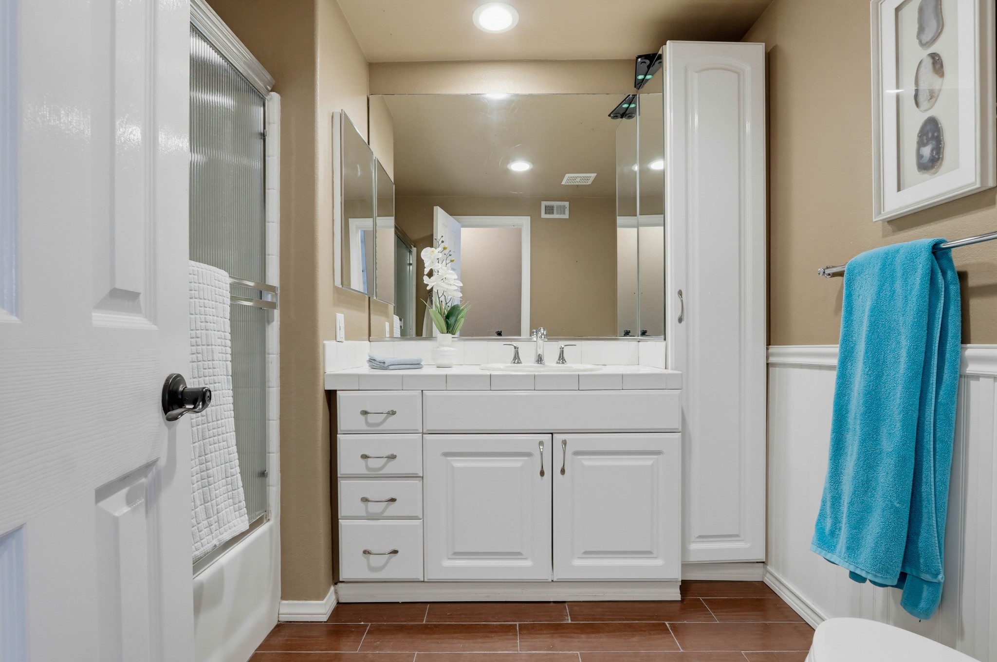 Virtual tour photo 56 of 72 for 5550 E Edgemar Ave