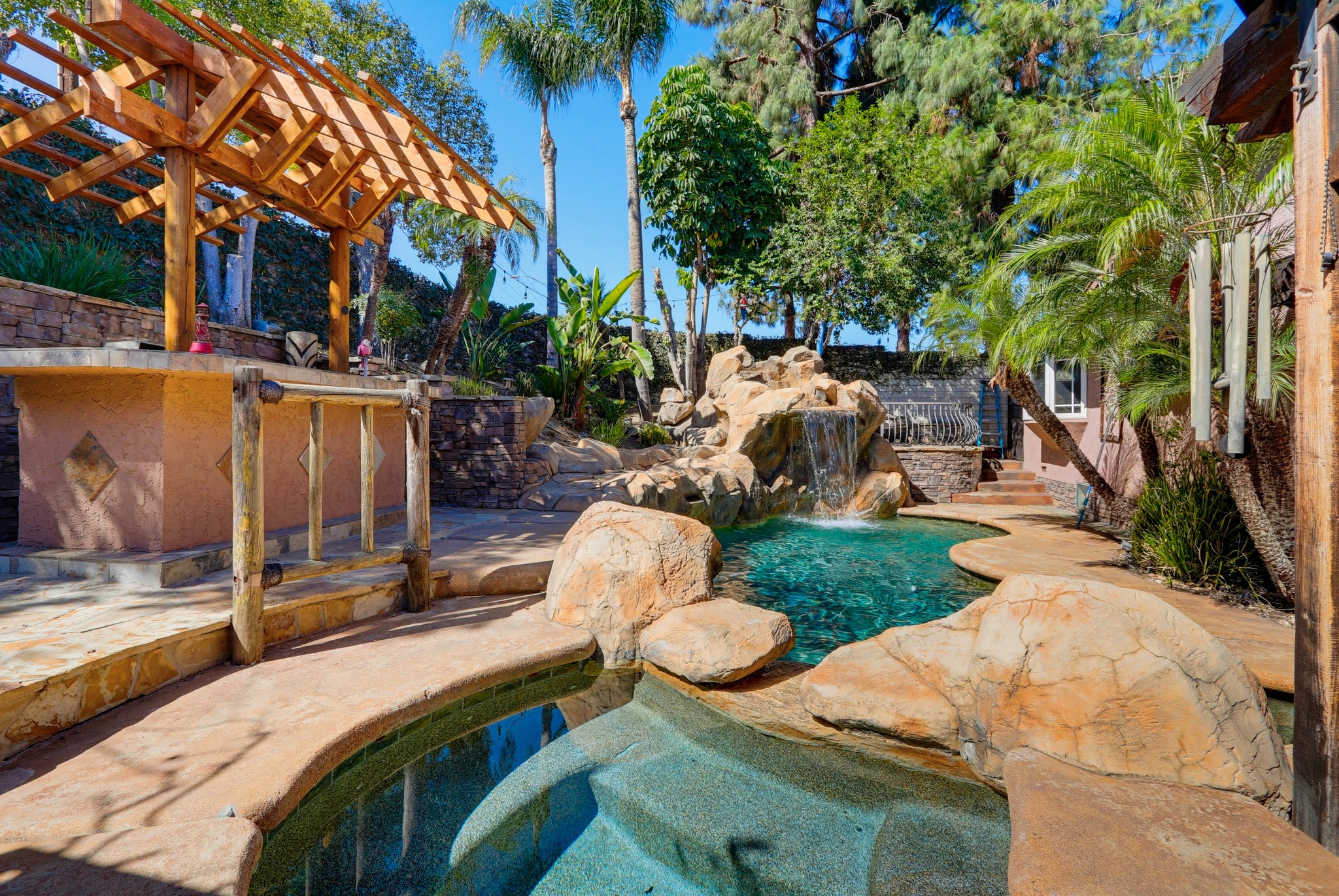 Virtual tour photo 61 of 72 for 5550 E Edgemar Ave