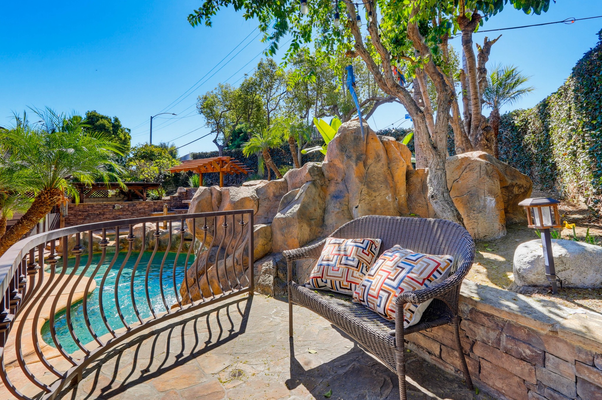 Virtual tour photo 70 of 72 for 5550 E Edgemar Ave