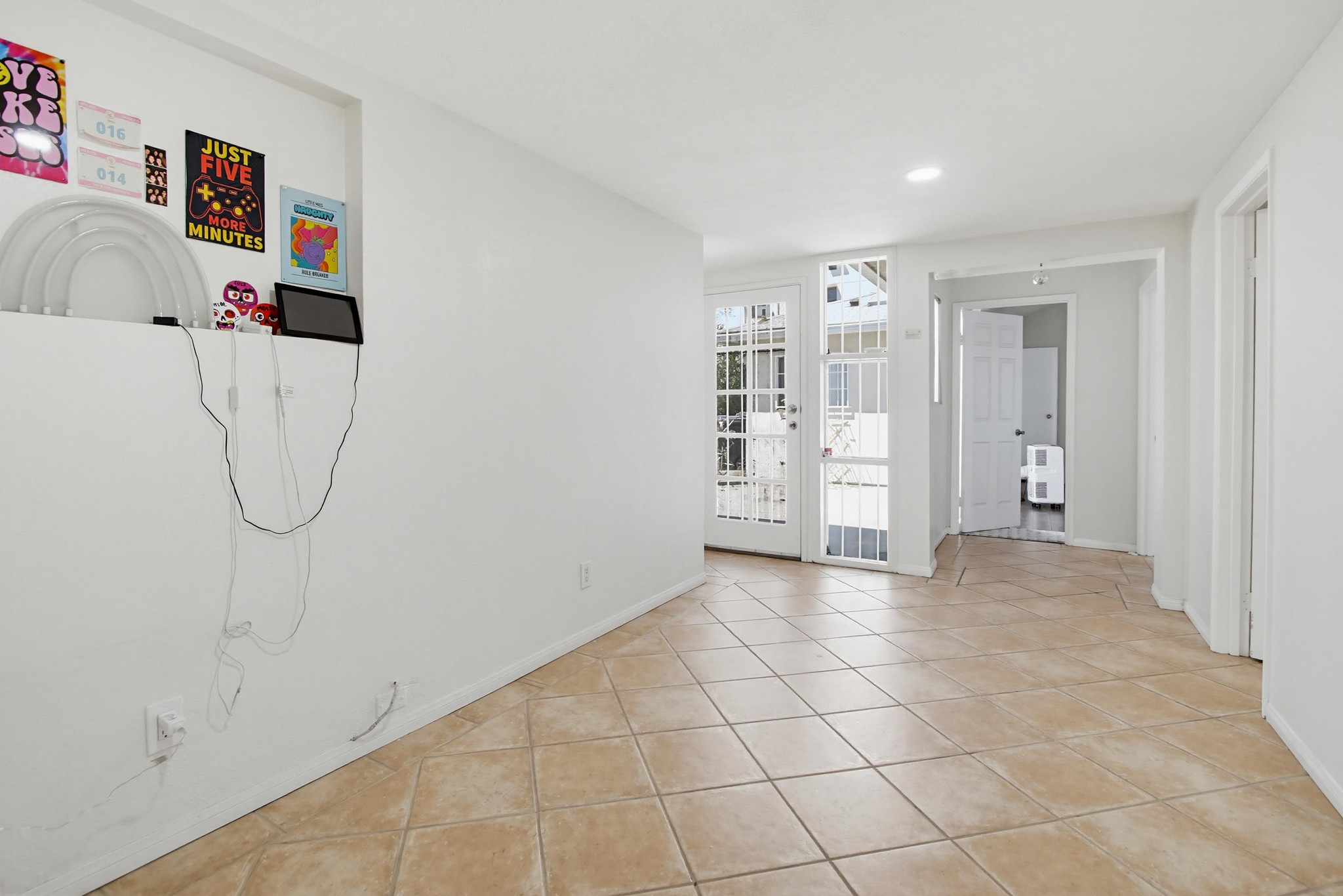 Virtual tour photo 15 of 44 for 5556 Mary Ln Dr