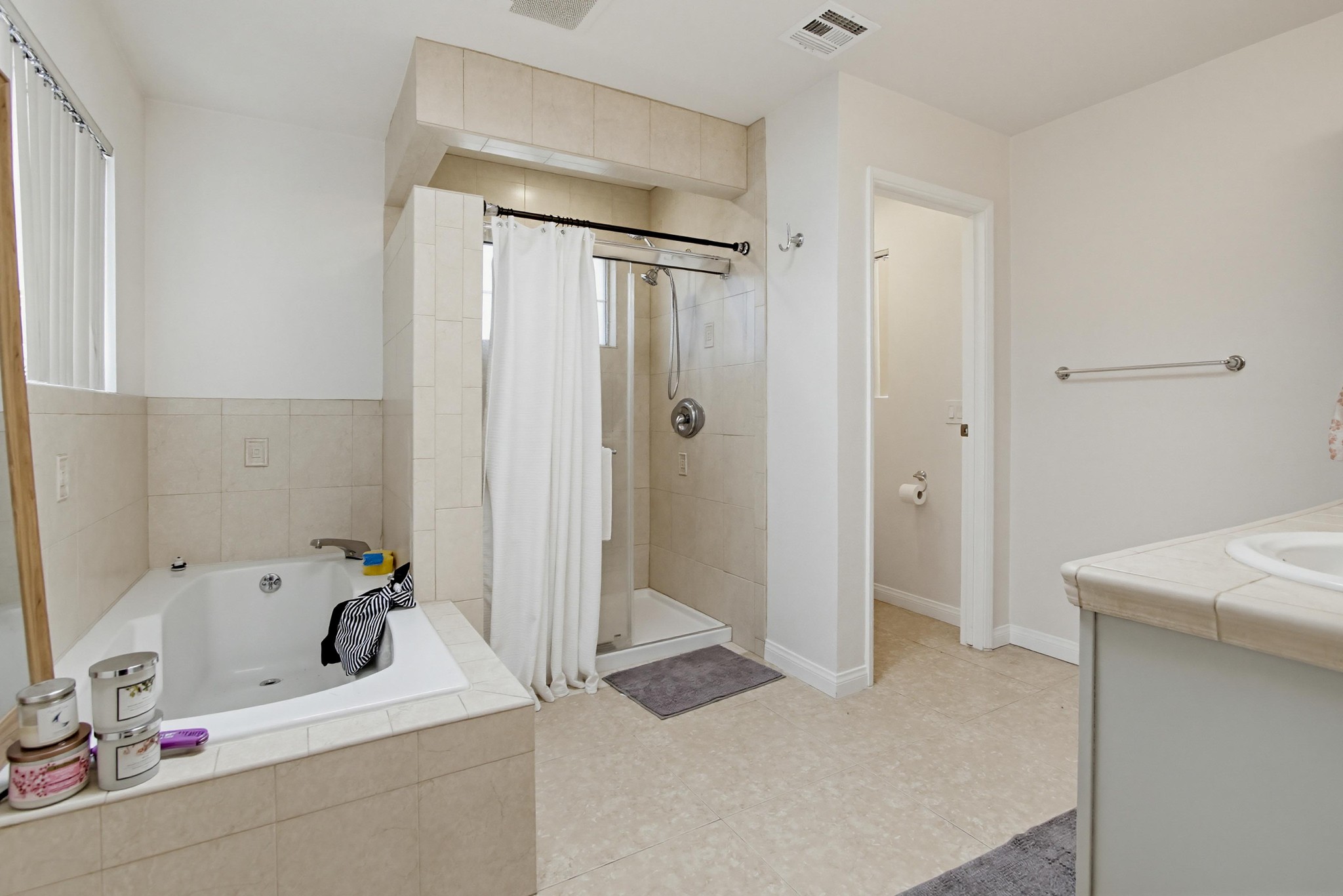 Virtual tour photo 25 of 44 for 5556 Mary Ln Dr