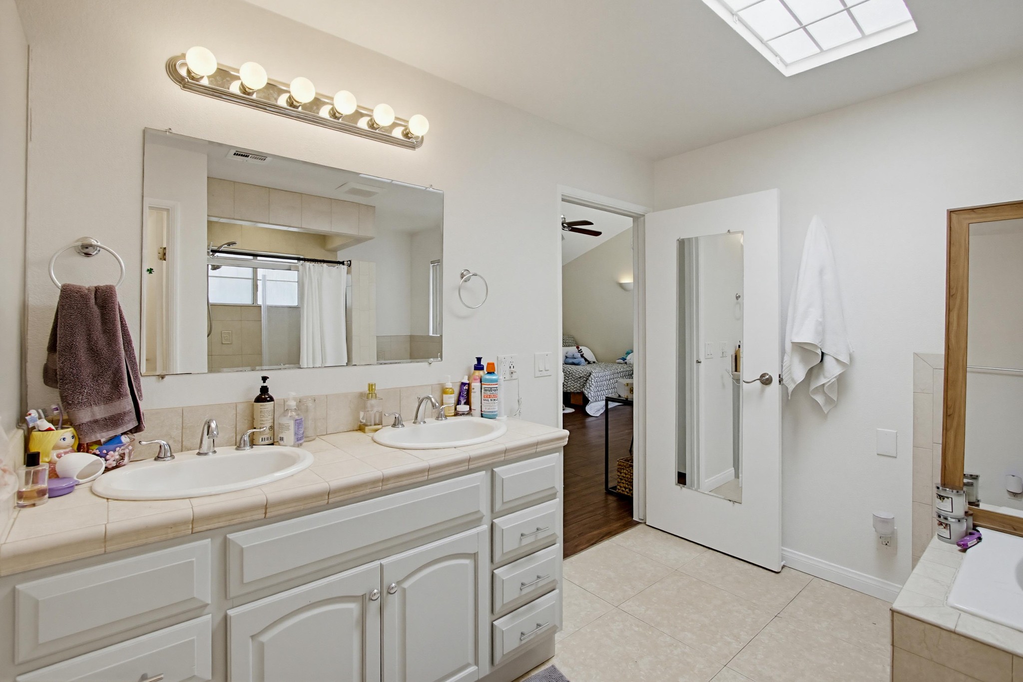Virtual tour photo 27 of 44 for 5556 Mary Ln Dr