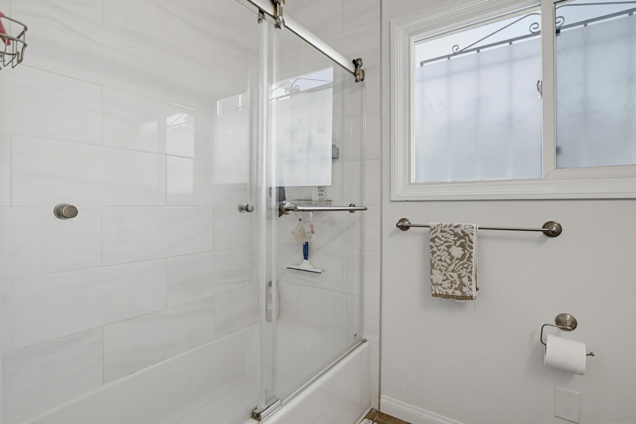 Virtual tour photo 32 of 44 for 5556 Mary Ln Dr